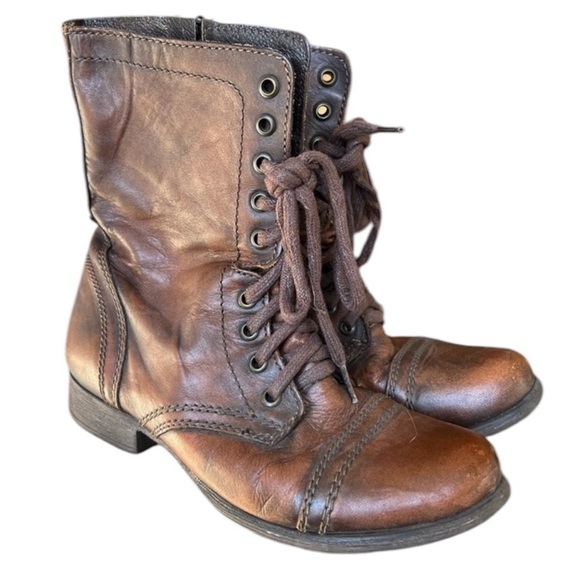 Steve Madden Shoes - Steve Madden ladies lace up leather boots size 6.5 preowned good condition Brown
